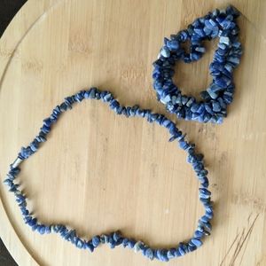 Neckles and bracelet. Blue stones.
